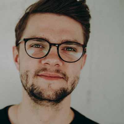 Portret lektora Maciej 3